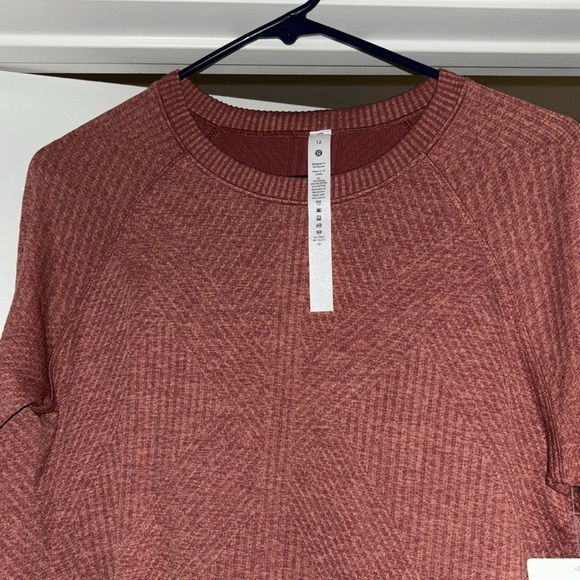 𝐑𝐞𝐬𝐭 𝐋𝐞𝐬𝐬 𝐏𝐮𝐥𝐥𝐨𝐯𝐞𝐫 𝐋𝐮𝐥𝐮𝐥𝐞𝐦𝐨𝐧 🍋 - Picture 3 of 4